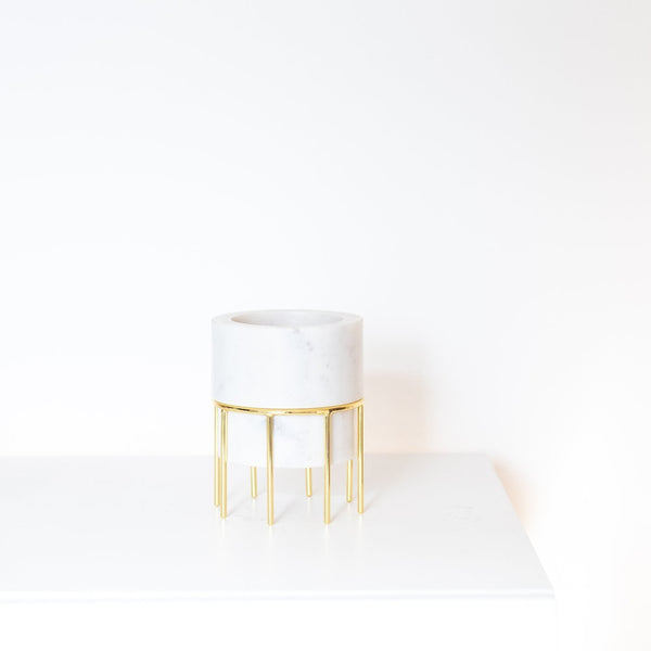 White and gold decorative vase by Lunar Oceans